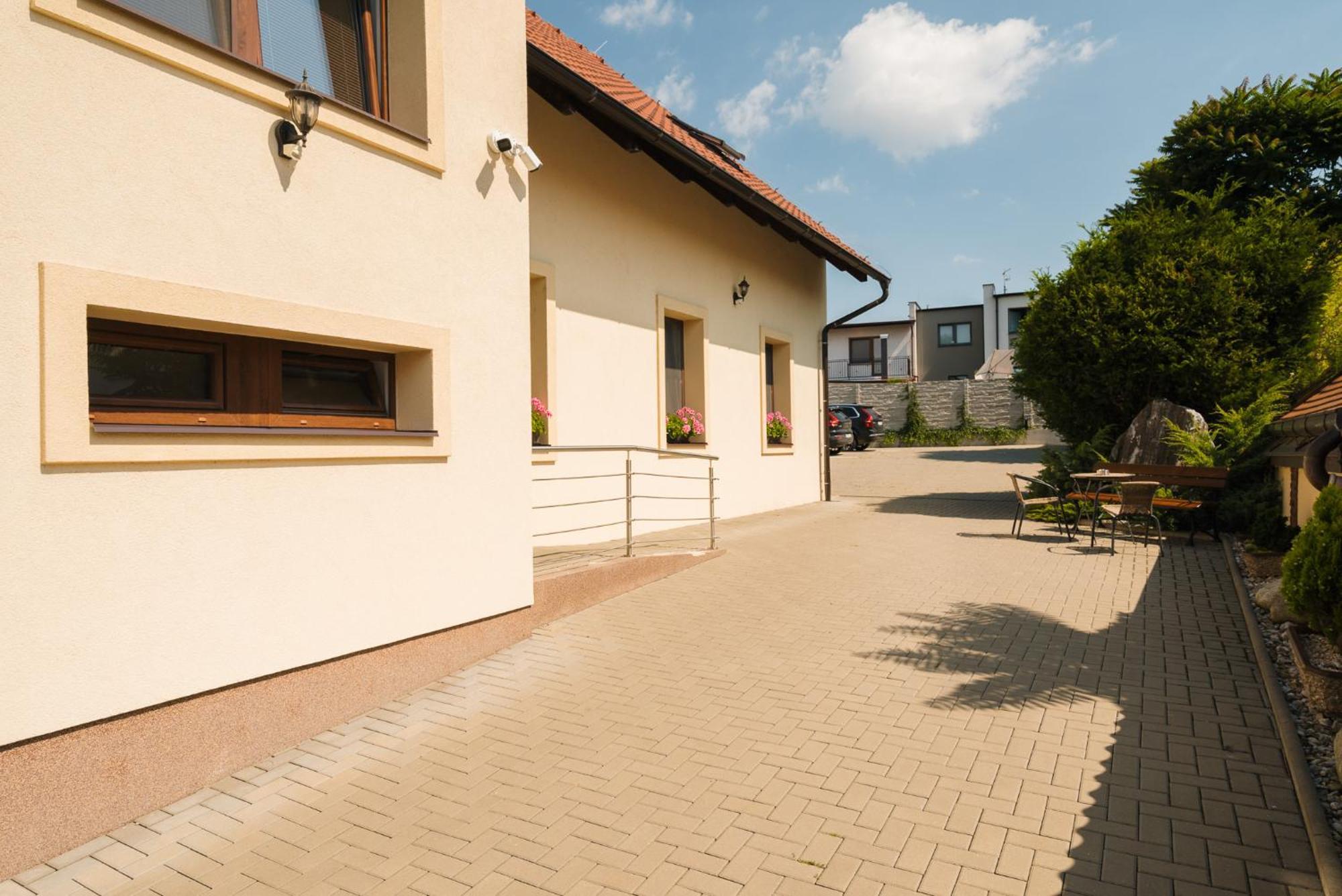 Penzion Sezemice Extérieur photo